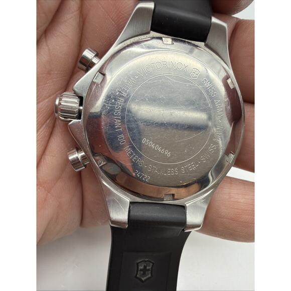 Victorinox Swiss Army Chronograph Men’s Watch 24722 Vintage And Rare New Battery